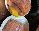 Foto del paso 1 de la receta: Salmón rosado con crema de limón