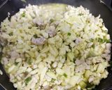 Foto del paso 6 de la receta: Calabacines rellenos con sofrito de pollo