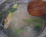 Foto langkah ke 2 dari resep Tinutuan (Bubur Manado) dan Sambal Ikan Roa.