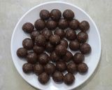 Foto langkah ke 3 dari resep Bola-bola coklat.