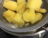 Foto del paso 2 de la receta: Cena rápida - Salmón al horno sobre puré de boniato con bimi