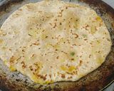 A picture of step 5 of Aloo Paratha.