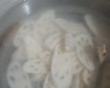 A picture of step 2 of Lotus roots with black pepper.