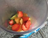 Foto del paso 1 de la receta: Papilla de frutas con aguacate 7 meses 🍓🥑🍐