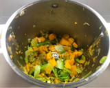 Foto del paso 3 de la receta: Crema de lechuga y otras verduras