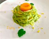 Foto del passaggio 8 della ricetta Spaghetti crema di piselli e tuorlo marinato