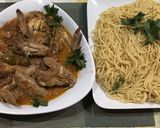 Foto del paso 5 de la receta: Alitas de pollo a la aceituna con guarnición de fideos tallarines