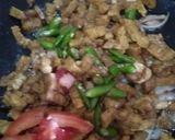 Foto langkah ke 2 dari resep Orek Tempe Tomat Kecap.