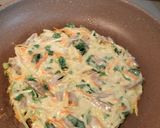 Foto langkah ke 3 dari resep Dadar Kentang Sayur.