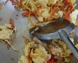 Foto langkah ke 4 dari resep Misoa goreng telor.
