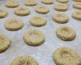 Foto del paso 6 de la receta: 🍘 Galletitas pepas de avena, coco y dulce de leche 🍘