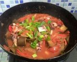 Foto langkah ke 5 dari resep Cumi Asam Pedas Hasibuan.