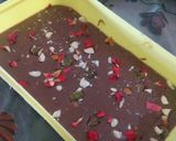 A picture of step 5 of Mix dry fruits chocolate fudge.