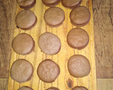 Foto del paso 5 de la receta: Alfajores Caseros bañados en Nutella 💣🍫