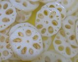 Hình bước làm 1 của món Củ Sen kho chay