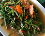 Foto langkah ke 5 dari resep Tumis Genjer Pedas.