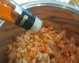 Foto del paso 1 de la receta: Merluza guisada en salsa de langostinos