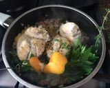 Foto del paso 3 de la receta: Cocina aromática: Pollo "Un, dos, tres" light