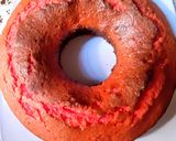 Foto del paso 4 de la receta: Bizcochuelo Volcán Rosa con Cobertura Danonino /Bolo de Morango Vulcão com creme de Danoninho