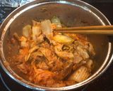 Hình bước làm 2 của món Canh kim chi đậu hũ Hàn Quốc