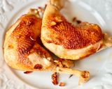 Hình bước làm 6 của món Đùi Gà Rang Muối Tỏi