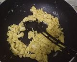 A picture of step 4 of Egg fried noodles.