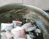 Foto langkah ke 2 dari resep Cumi tumis kuah hitam.