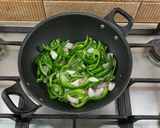 A picture of step 3 of Mongolian chicken.