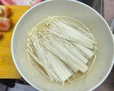 Gambar langkah 4 resipi Tom Yum Sayur.