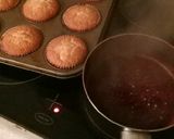 A picture of step 5 of Compote surprise cupcakes.