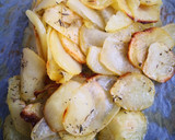 Foto del paso 2 de la receta: Pechuga rellena de espinacas y gorgonzola en cama de papas