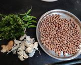 A picture of step 1 of Peanut chutney.