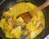 Gambar langkah 6 resipi Udang Masak Lemak Nanas.