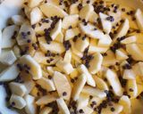 Une image de l'étape 3 de Tarte aux pommes au chocolat et à la noix de coco.