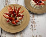 Une image de l'étape 7 de Pavlova aux fraises.