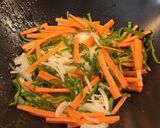 Foto del paso 2 de la receta: Yakisoba de pollo