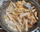 Hình bước làm 2 của món Khoai lang lắc phô mai