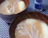 A picture of step 6 of Potato and Bean Sprout Miso Soup with White Pepper.