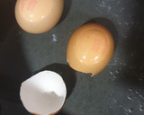 Foto del paso 3 de la receta: Huevo surprise con salmón y salsa de parmesano