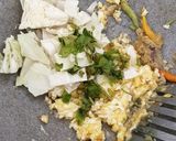 Foto langkah ke 5 dari resep Mie Goreng Jawa.
