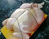 Foto del paso 4 de la receta: Pollo deshuesado relleno al horno