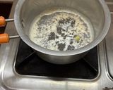 A picture of step 1 of Cardamom chai.