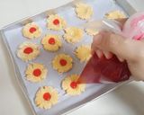 Foto langkah ke 6 dari resep Thumbprint cookies.