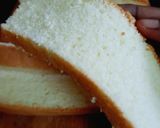 A picture of step 5 of 3 ingredients sponge cake.