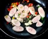 รูปขั้นตอนการทำที่ 2 ของ แหนมไก่ผัดใบกะเพรา