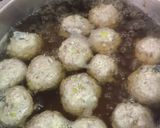 A picture of step 7 of Japanese fish ball soup.