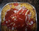 A picture of step 3 of Namkeen bhel.