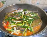 Foto langkah ke 6 dari resep Ikan salem kuah asam segar.