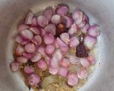 அகத்திப்பூ பிரியாணி(agathi poo biryani recipe in tamil) ரெசிபி ஸ்டேப் 2 புகைப்படம்