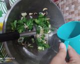 Foto langkah ke 3 dari resep Tumis toge sawi hijau simpel.